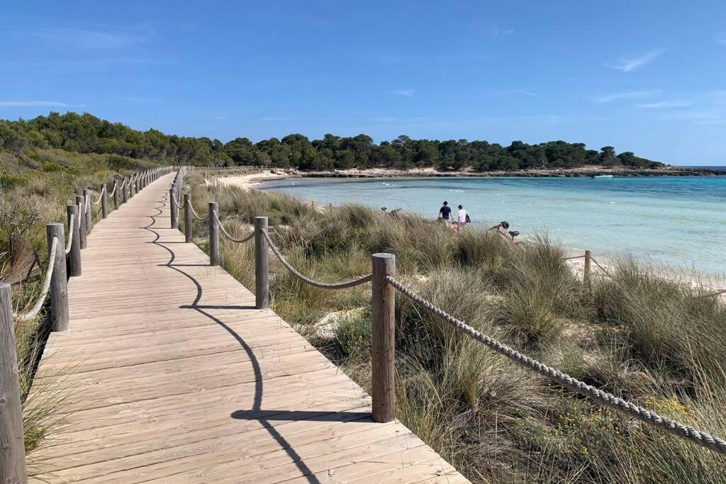 Apartment With Garden And Swimming And Beach Cala Blanca  Exteriér fotografie